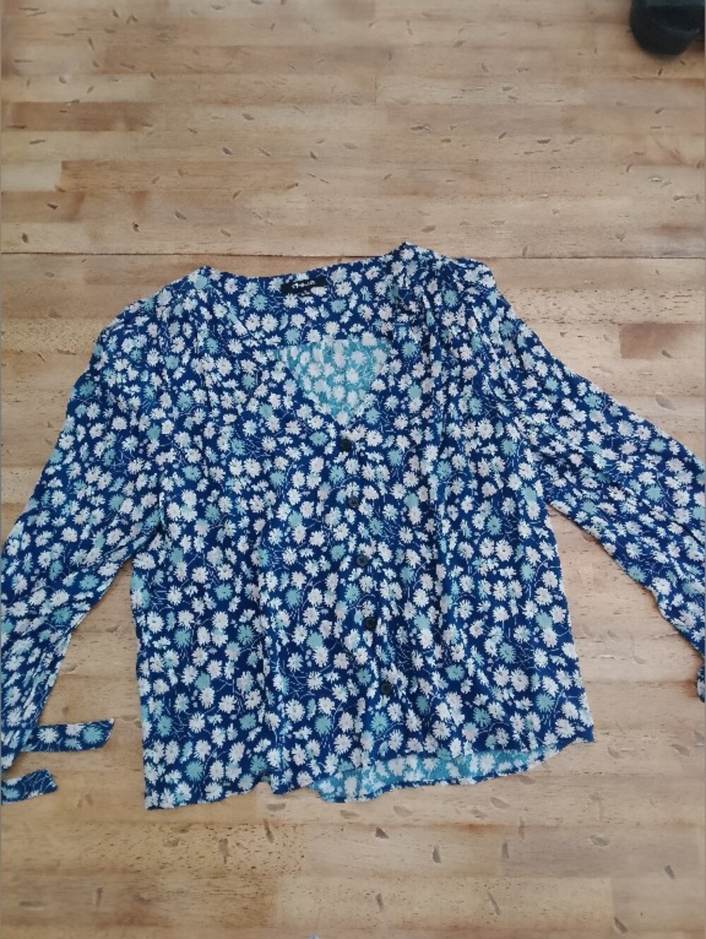 Madewell Navy Floral V-Neck Button Down Blouse LG.
